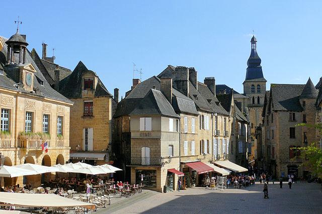 Sarlat-la-Caneda - Immobilier - CENTURY 21 Patrimoine 24 - hôtel de ville, place de la Liberté